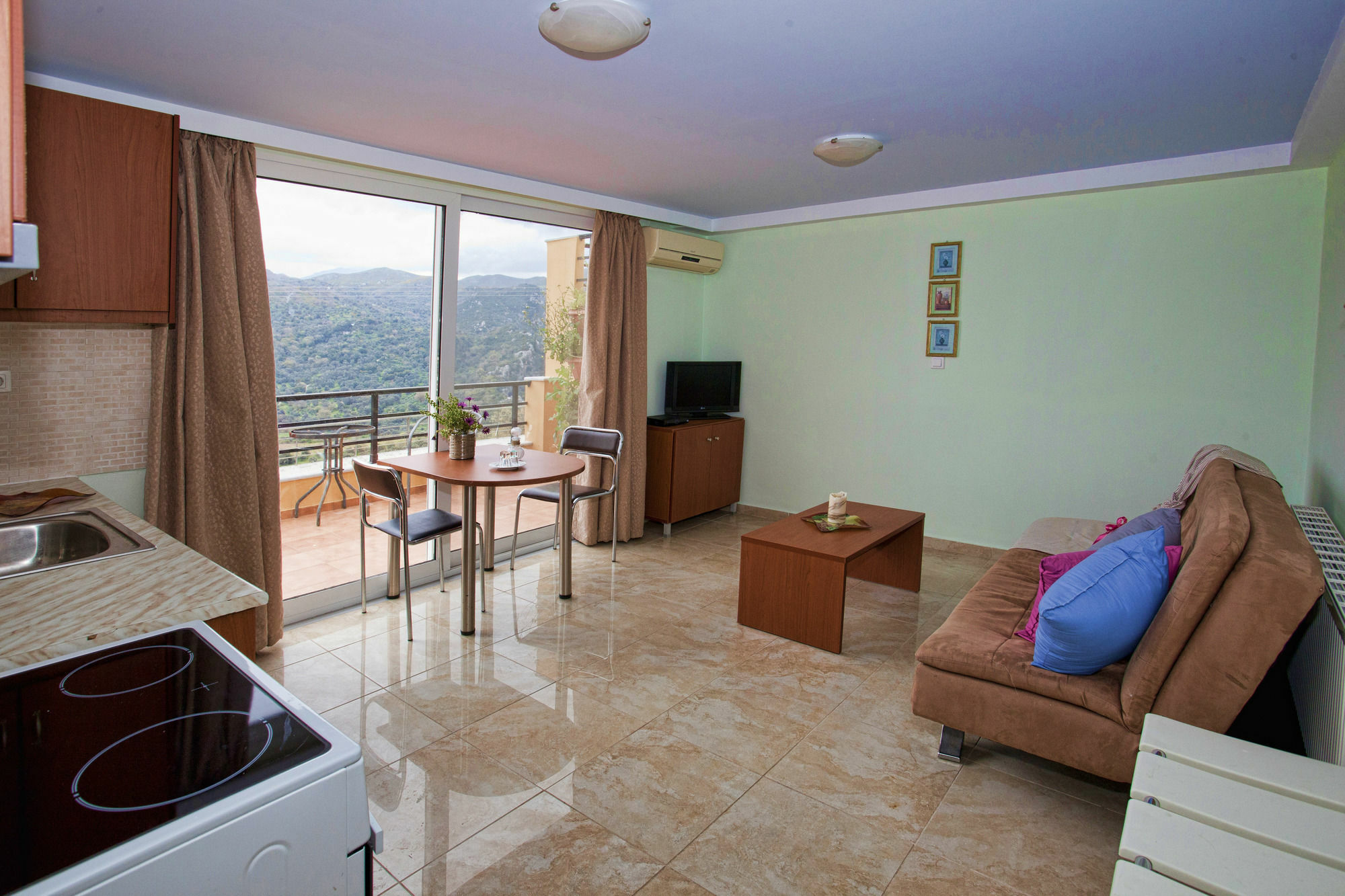 Gorge Aparthotel